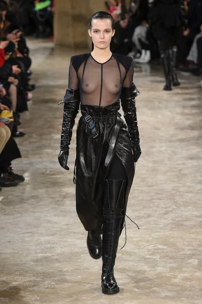 Look 13